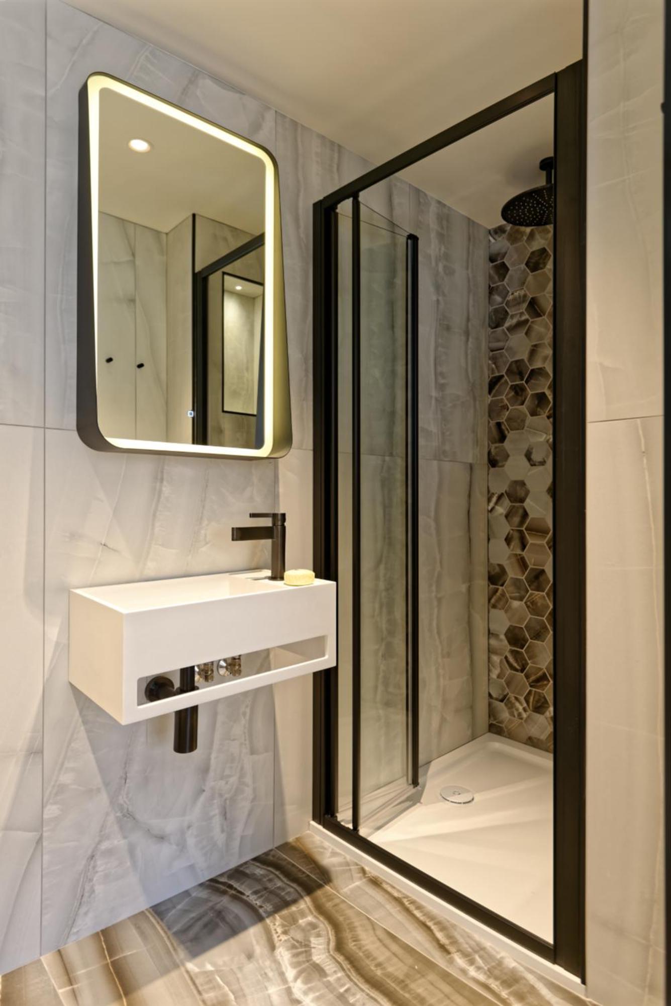 South Kensington By D'montrio London