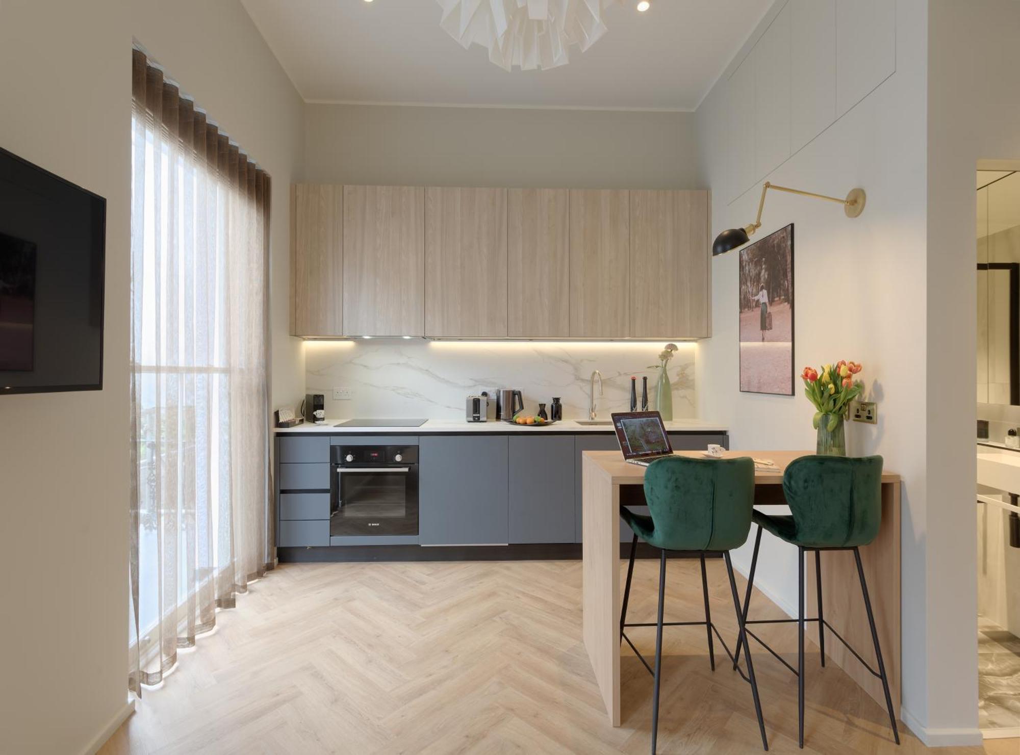 South Kensington By D'montrio * London
